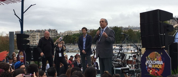 Embajador de Colombia en Francia inauguró la ‘Playa Colombia’, en París